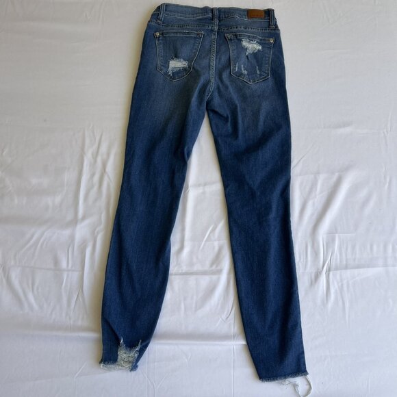 Judy Blue Size 7/28 Heavy Distressed Skinny Jeans Raw Hem Medium Wash - Picture 7 of 8